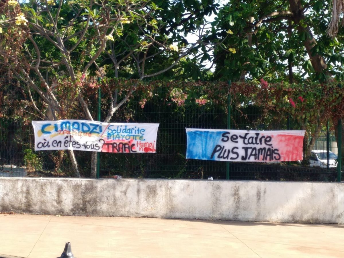 banderole Cimadzi et Solidarité Mayotte Trafic d’êtres humains