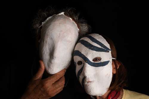 Masques réalisés dans le cadre de l'atelier artistique de la Cimade